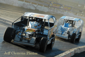 The Jeffer Jeff Heotzler and Ryan Godown in turns 3 and 4 during the Syracuse 200
